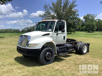 2010 International MAO-35 4x2 S/A Day Cab Truck Tractor