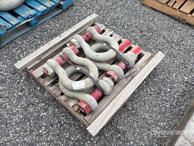 Quantity of (4) Crosby 2.5 in Shackle
