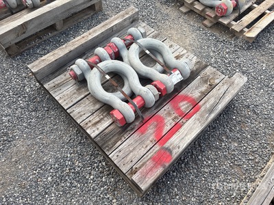 Quantity of (4) Crosby 2.5 in Shackle