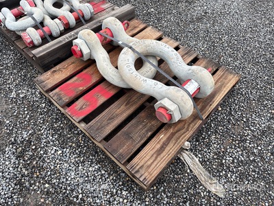 Quantity of (2) Crosby 4 in Shackle