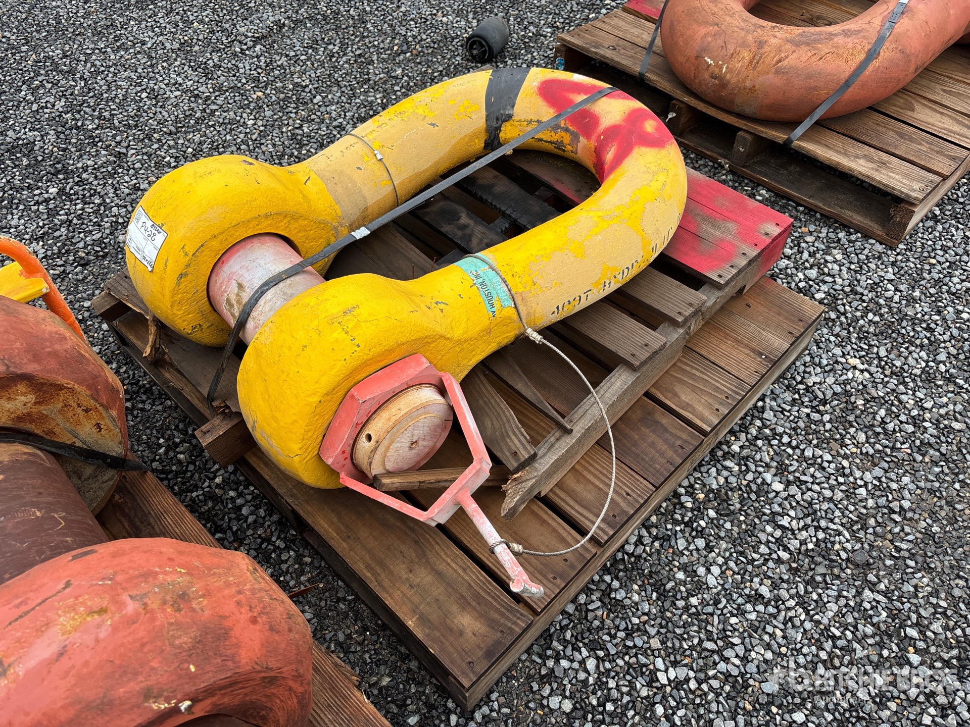 200 Ton 6 in Shackle