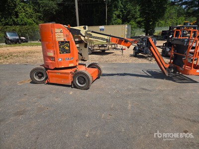 2015 JLG E300AJP Piattaforma monobraccio articolata