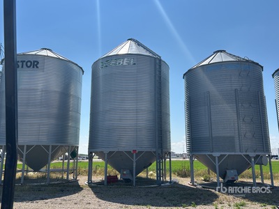 1996 Goebel +/- 5200 bu 5 Ring Hopper Grain Bin