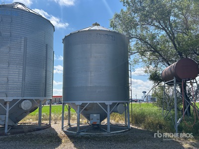 1996 Westeel-Rosco +/- 2500 bu 5 Ring Hopper Grain Bin