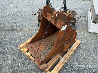 22 in Cleanup Excavator Bucket