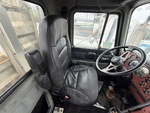 Cab with Seats/armrests
