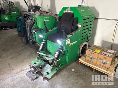 2019 BlastPro BRB-3100PB Electric Ride-On مكسر الأرضية (Inoperable)