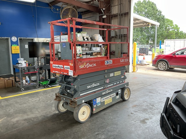 2018 Skyjack SJIII-3226 Electric Scissor Lift