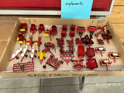 Quantity of 1/64 Case IH & New Holland Implements Giocattoli
