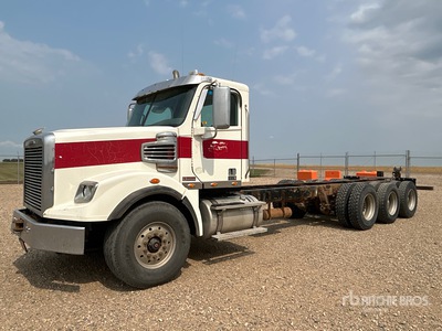 2016 Freightliner 122SD 8x6 Cab and Chassis