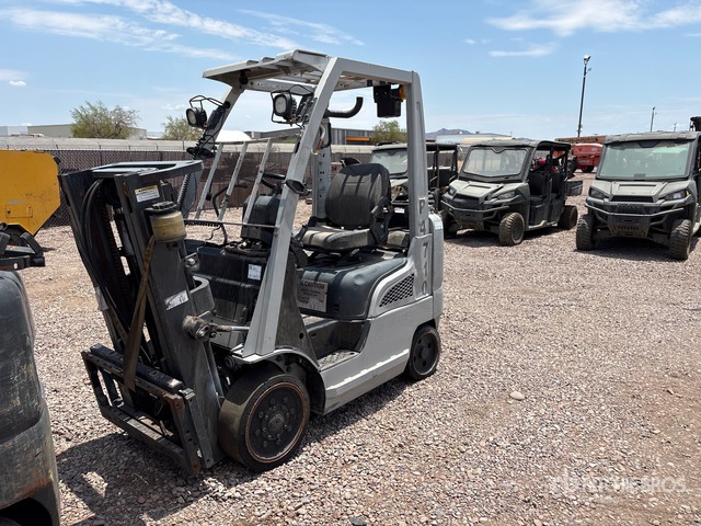 2016 UniCarrier 3255 lb Pneumatic Tire Forklift