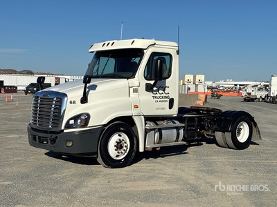 2015 Freightliner Cascadia 125 4x2 S/A Day Cab Truck Tractor