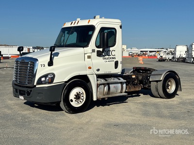 2015 Freightliner Cascadia 125 4x2 S/A Day Cab Truck Tractor