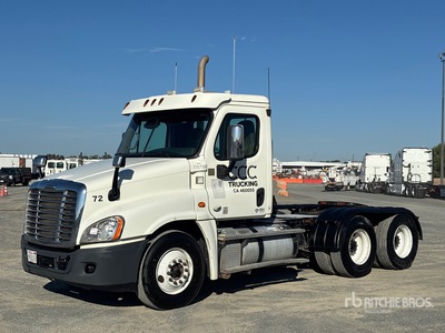 2015 Freightliner Cascadia 125 6x4 T/A Day Cab Truck Tractor
