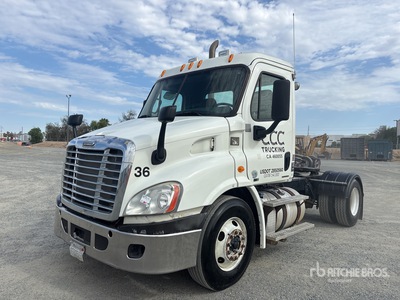 2012 Freightliner Cascadia 113 4x2 S/A Day Cab Truck Tractor
