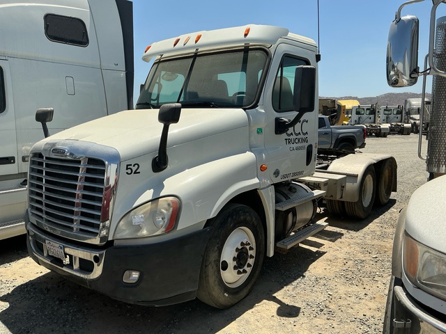 2015 Freightliner Cascadia 125 6x4 T/A Day Cab Truck Tractor