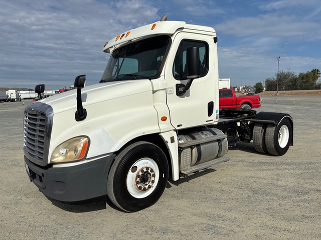 2012 Freightliner Cascadia 125 4x2 S/A Day Cab Truck Tractor