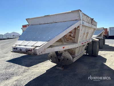 1993 Stric S/A Lead Belly Dump Trailer
