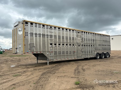 2015 Merritt 53 ft Tri/A Livestock Trailer