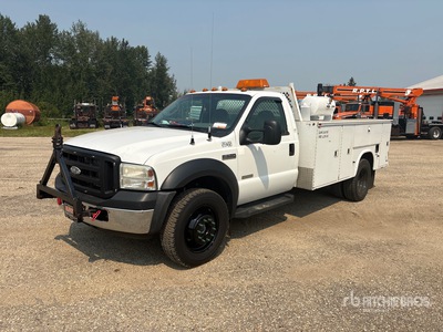 2007 Ford F550 Super Duty XL 4x4 Camión Utilitario