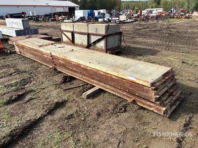 Quantity of (6) 20 ft x 3 ft Concrete PumpJack Pads Varios, equipo de produccion