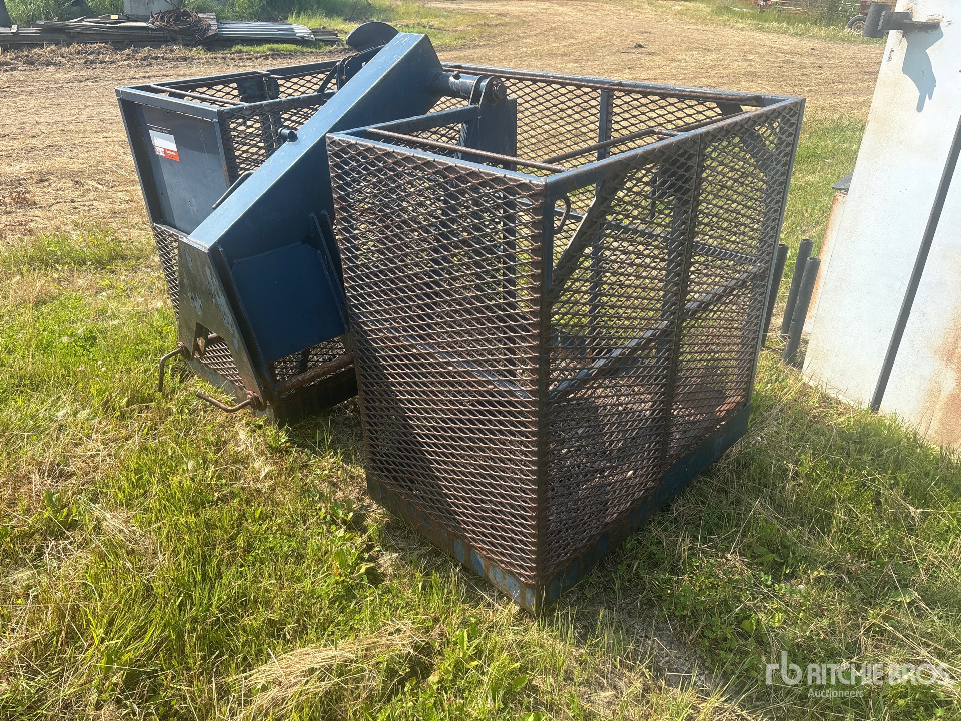National Crane 72 in Man Basket