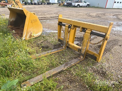 WBM 72 in Q/C Wheel Loader Forks - Fits Cat 950F
