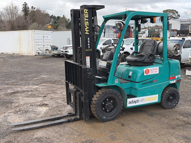 2016 Hyster H2.5XT Forklift
