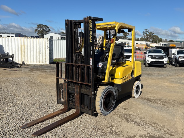 2017 Hyster H3.0XT Forklift