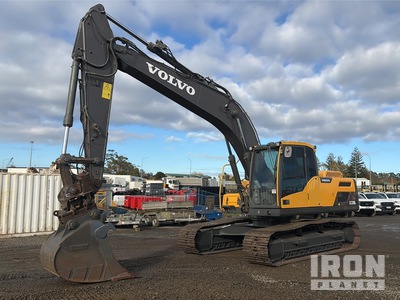 2015 Volvo EC220 DL Koparka gąsienicowa