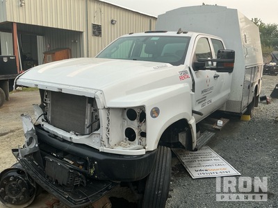 2022 Chevrolet Silverado 5500HD 4x4 Crew Cab Utility Truck (Inoperable)