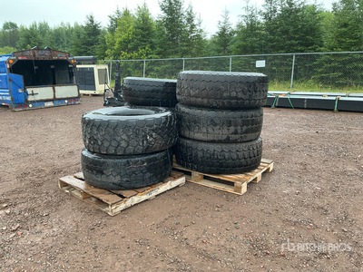 Quantity of 425/65R22.5 Michelin Pneus