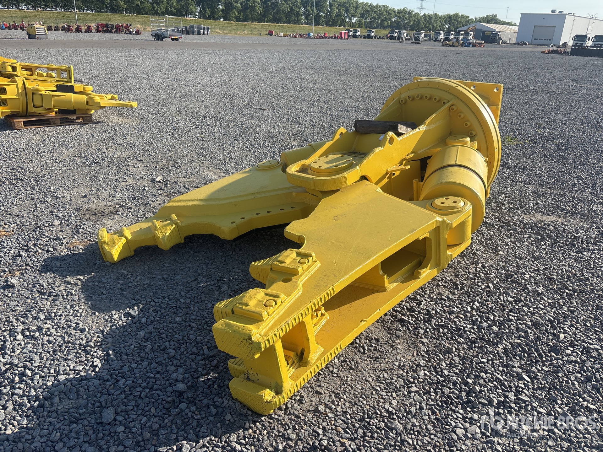 2015 Atlas Copco CC600U Rotating Concrete Crusher