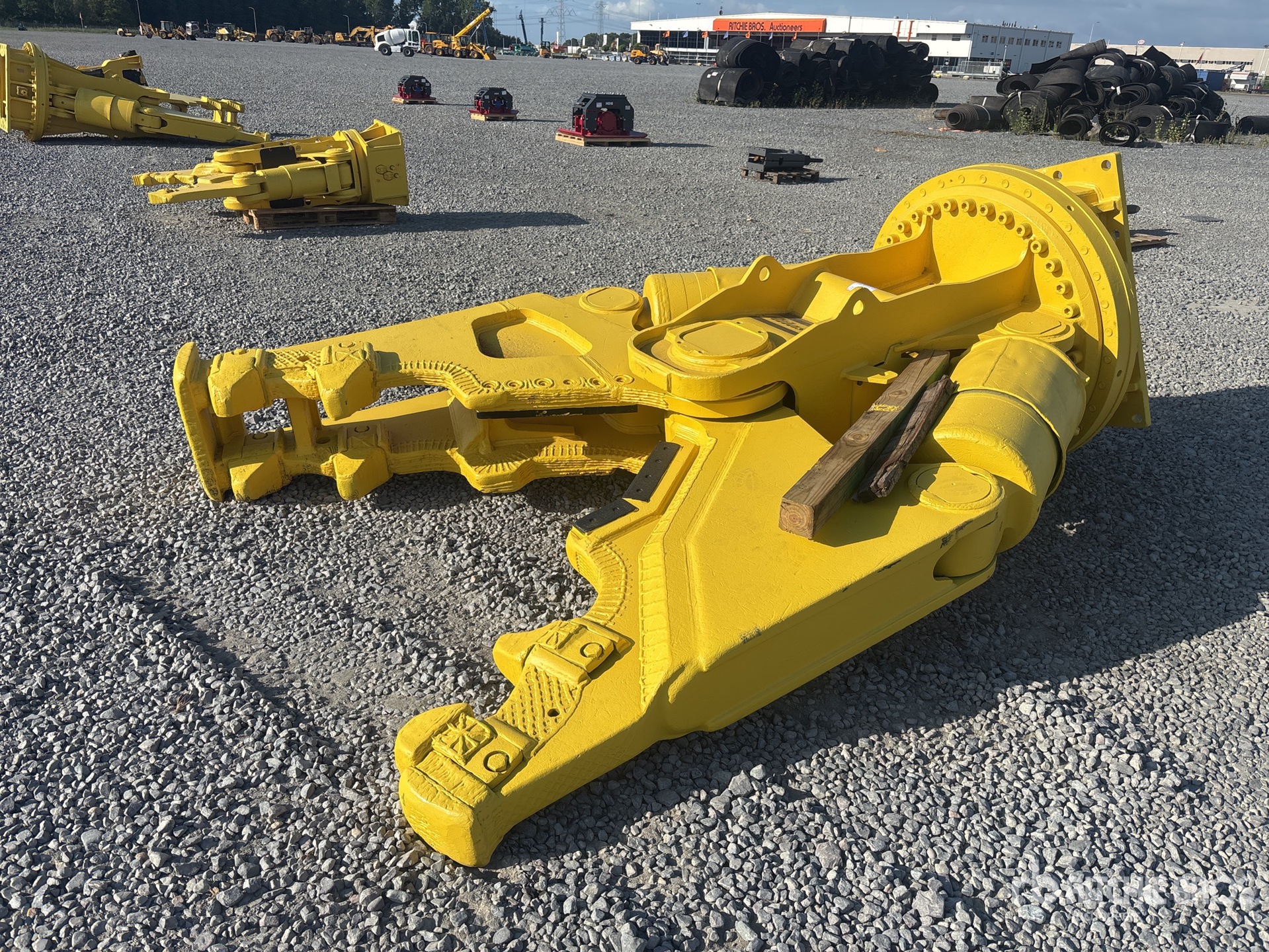 2014 Atlas Copco CC6000U Rotating Concrete Crusher