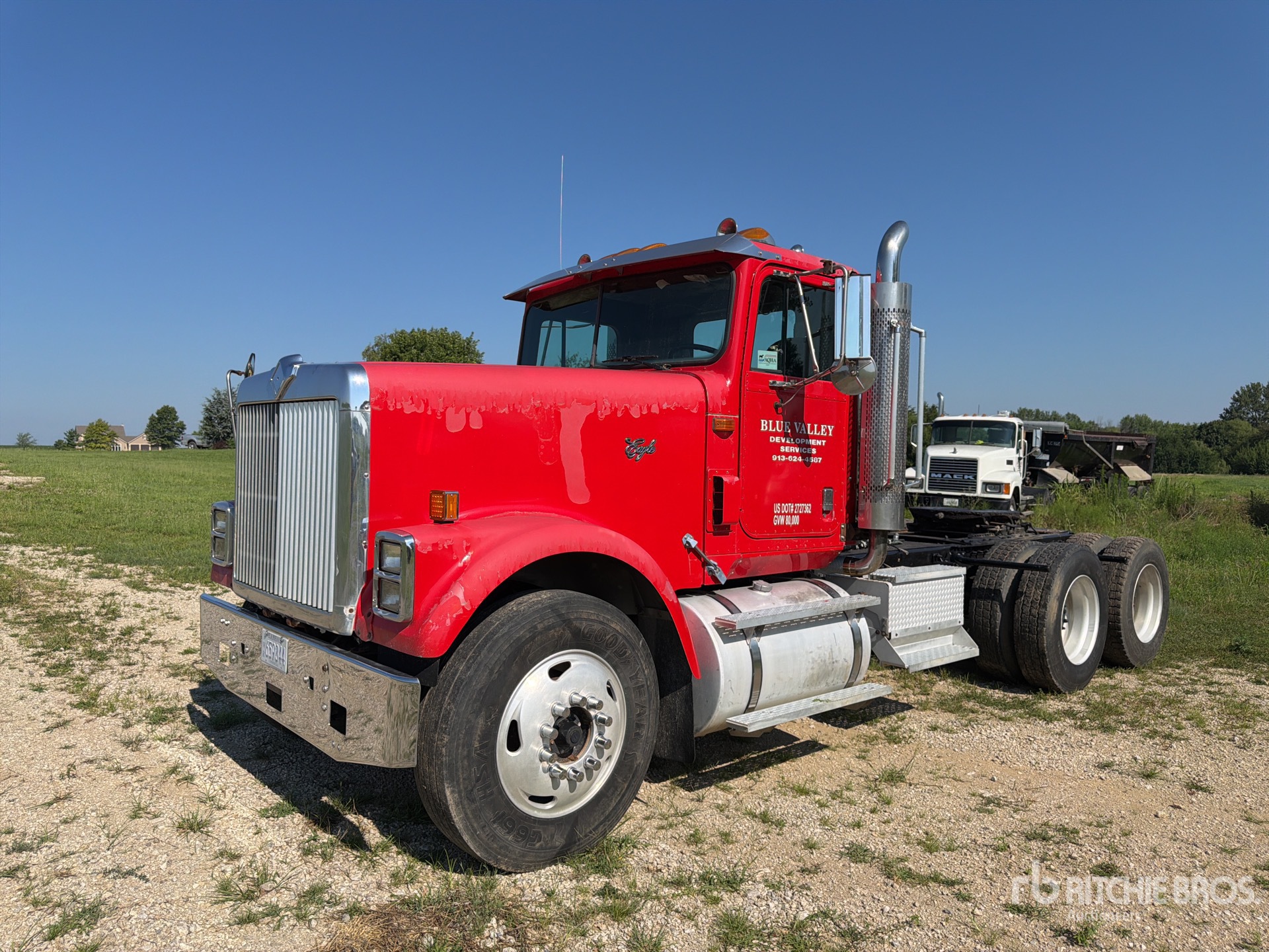 1999 International 9300 6x4 T/A Day Cab Truck Tractor