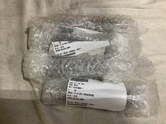 (4) Boeing 7-311518009-7 Compression Helical Springs