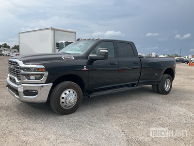 2025 Ram 3500 4x2 Crew Cab Pickup