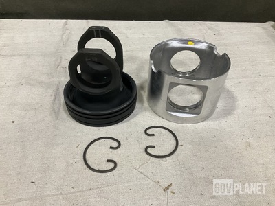 (32)Truck Country of Wisconsin DDE R23532552 Engine Piston Assembly Parts Kits