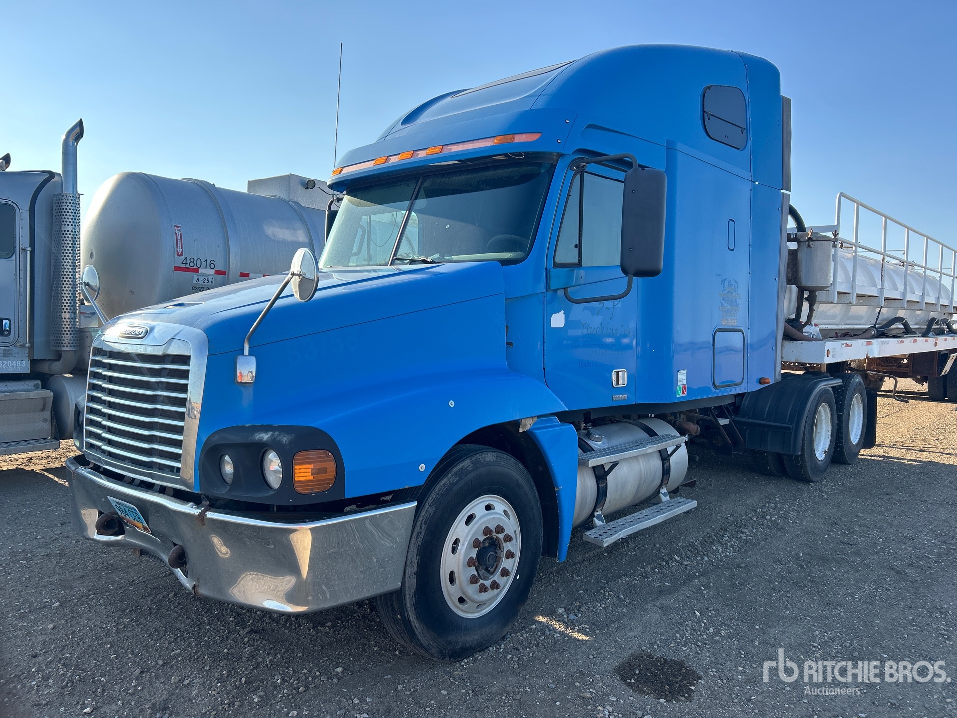 2006 Freightliner Cascadia 113 6x4 T/A Day Cab Truck Tractor