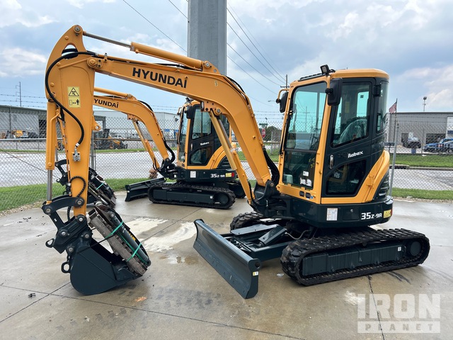 2023 Hyundai R35Z-9A Mini Excavator (Unused)