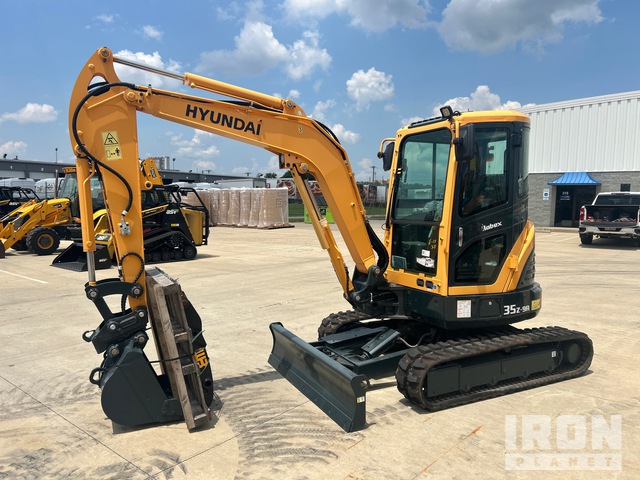 2023 Hyundai R35Z-9A Mini Excavator (Unused)