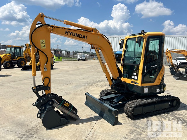 2023 Hyundai R35Z-9A Mini Excavator (Unused)