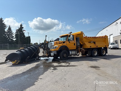 2012 International WorkStar 7600 6x4 Schneepflug-Lastzug