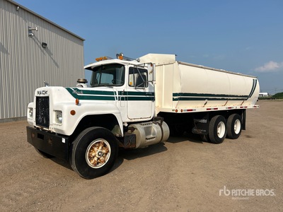 1978 Mack 6x4 Grain Truck
