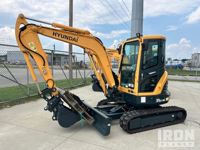 2023 Hyundai R35Z-9A Mini Excavator (Unused)