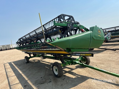 2022 John Deere 730D 30 ft Draper Combine Header