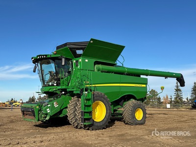 2018 John Deere S790 Combine Harvester