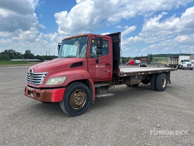 2008 Hino 268 4x2 Flatbed Truck
