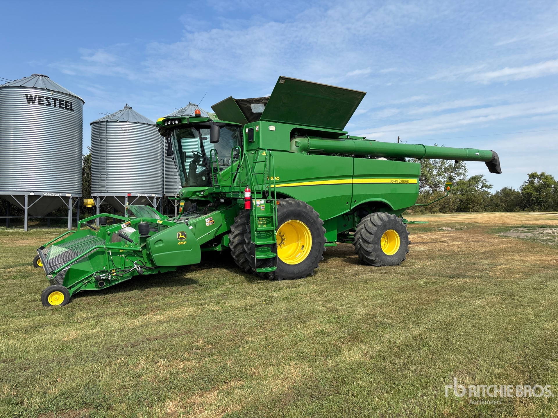 John Deere S690 Combine Harvester