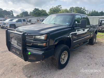 2005 Chevrolet Silverado 2500HD LS 4x4 Crew Cab Pick-up